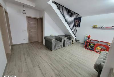Casă cu 4 camere cu Teren 350 Mp în Dumbrava