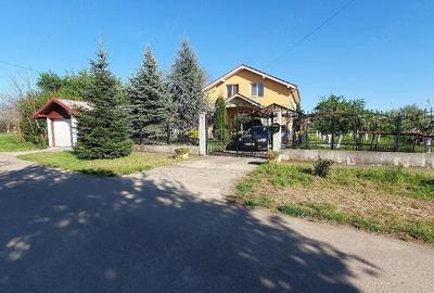 Casă cu Teren 1800 Mp în Santăul Mare