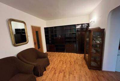 Apartament cu 2 camere semidecomandat în Pajura