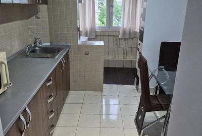 Apartament cu 2 camere decomandat în 1 Mai - 2