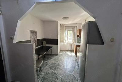 Apartament cu 2 camere semidecomandat în Rogerius