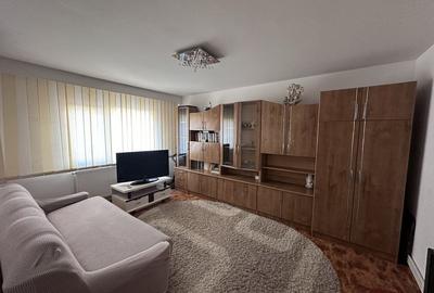 Apartament cu 3 camere decomandat în Exterior Vest - 1