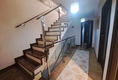 Casă cu 6 camere cu Teren 451 Mp în Schei - 13