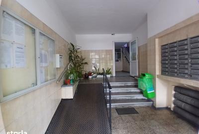 Apartament cu 3 camere decomandat în Berceni