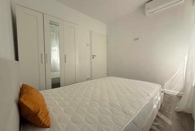 Apartament cu 4 camere semidecomandat în Drumul Taberei