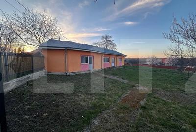 Casă individuală cu 3 camere cu Canalizare în Broscăuți