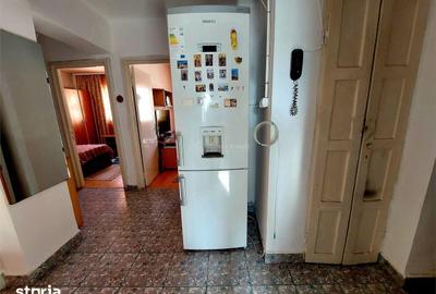 Apartament cu 3 camere decomandat în Piața - 13