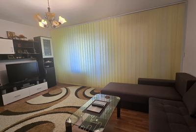 Apartament cu 3 camere decomandat în Nerva Traian