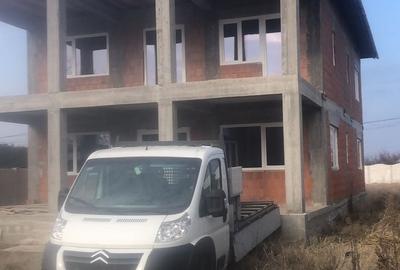 Casă cu 4 camere cu Teren 1200 Mp în Pielești