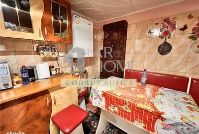 Casă cu 4 camere decomandat în Strejnicu - 11