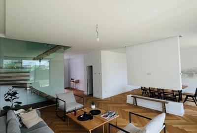 Duplex cu 5 camere cu Canalizare în Central - 8
