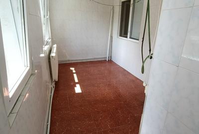 Apartament cu 2 camere semidecomandat în Viziru 1 - 3