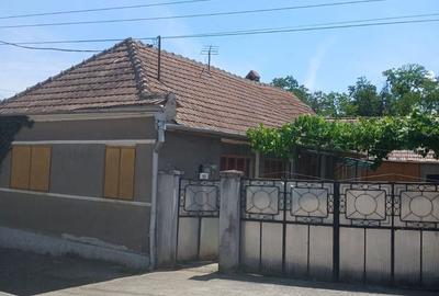 Casă cu 4 camere în Tărtăria