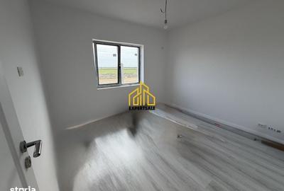 Casă cu 4 camere în Olteni - 11