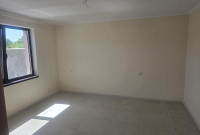 Casă cu 4 camere cu Teren 650 Mp în Spitalul Județean - 3