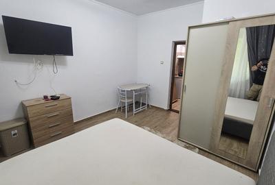 Garsonieră semidecomandată în CET - 6