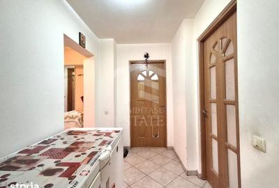 Apartament cu 3 camere decomandat în Vitan