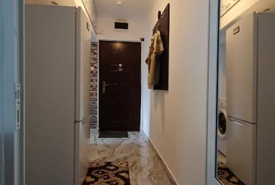 Apartament cu 2 camere semidecomandat în Micro 6