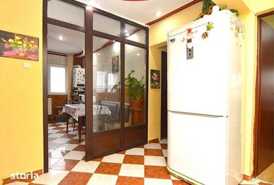 Apartament cu 4 camere decomandat, mobilat în Rahova