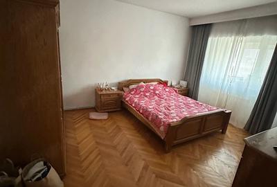 Apartament cu 3 camere decomandat în Craiovei - 1