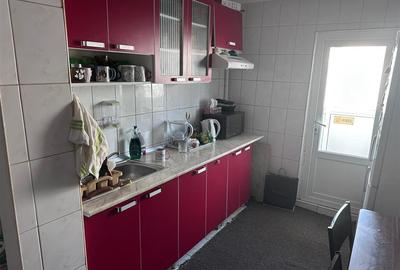 Apartament cu 3 camere decomandat în Baza 3 - 3