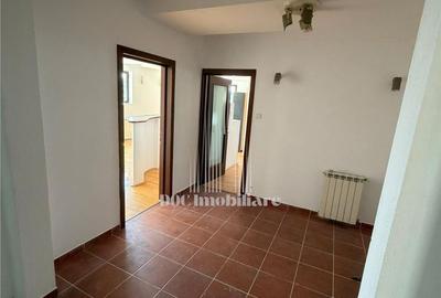 Apartament cu 4 camere semidecomandat în Centrul Civic - 1