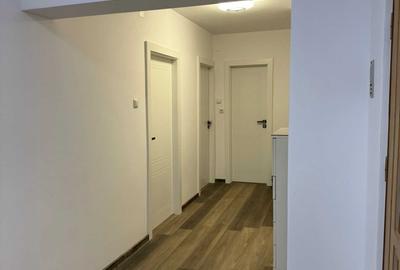Apartament cu 3 camere decomandat în Calea Romanului