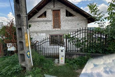 Casă individuală cu 3 camere cu Canalizare în Brănești - 6