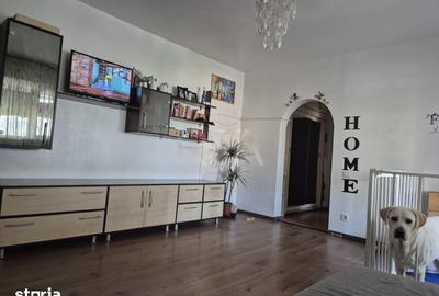 Apartament cu 3 camere semidecomandat în Colentina