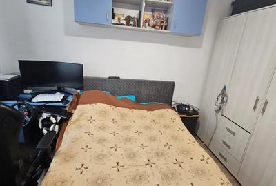 Apartament cu 3 camere decomandat în Berceni