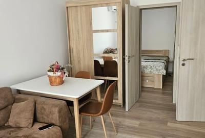 Apartament cu 2 camere semidecomandat, mobilat în Eroii Revoluției