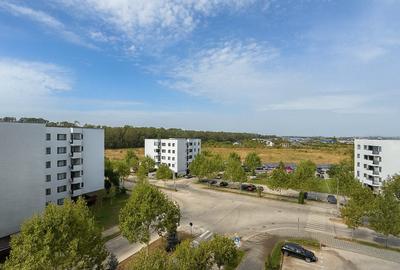 Apartament cu 2 camere semidecomandat, mobilat în Băneasa