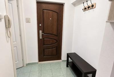 Apartament cu 2 camere semidecomandat în Independenței