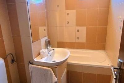 Apartament cu 3 camere în Micro 14 - 8