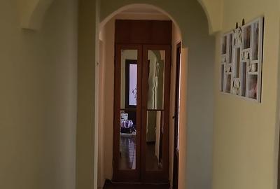 Apartament cu 3 camere decomandat în Casa de Cultură