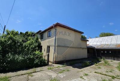 Casă individuală cu 4 camere cu Teren 680 Mp în Central - 2