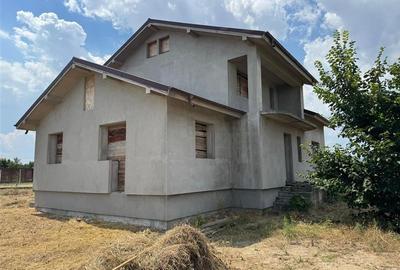 Casă individuală cu 5 camere cu Canalizare în Golești - 1