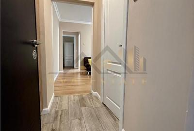 Apartament cu 3 camere semidecomandat în Circumvalațiunii