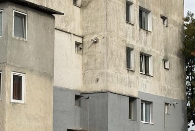 Apartament cu 3 camere semidecomandat în Războieni