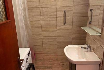 Apartament cu 3 camere semidecomandat în Sălăjan