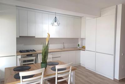 Apartament cu 2 camere decomandat, mobilat în Tractorul
