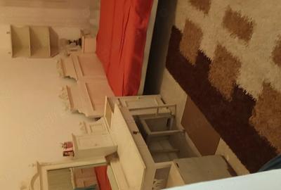 Casă cu 5 camere cu Teren 2000 Mp în Central