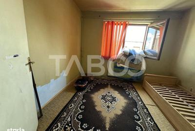 Apartament cu 3 camere semidecomandat în Central - 2