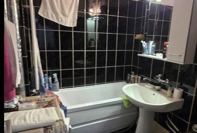 Apartament cu 2 camere decomandat în Craiovița Nouă