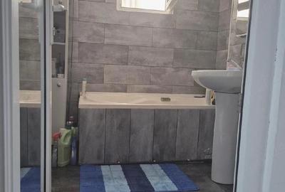 Apartament cu 3 camere semidecomandat în Central - 1
