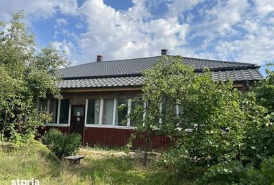 Casă cu 4 camere cu Teren 120 Mp în Central