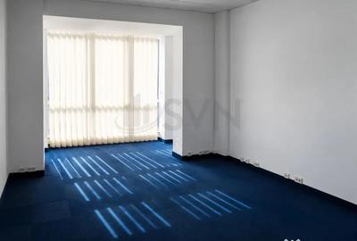 Spațiu comercial, de 242 mp, în Central - 3