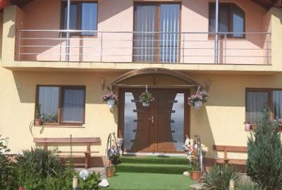 Casă cu 4 camere cu Teren 1200 Mp în Săsar - 1