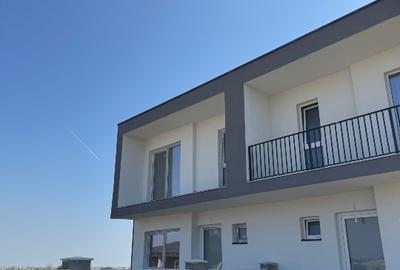 Duplex cu 5 camere cu Teren 355 Mp în Remetea Mare - 2