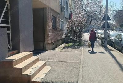 Spațiu comercial, de 15 mp, în Exterior Vest - 2